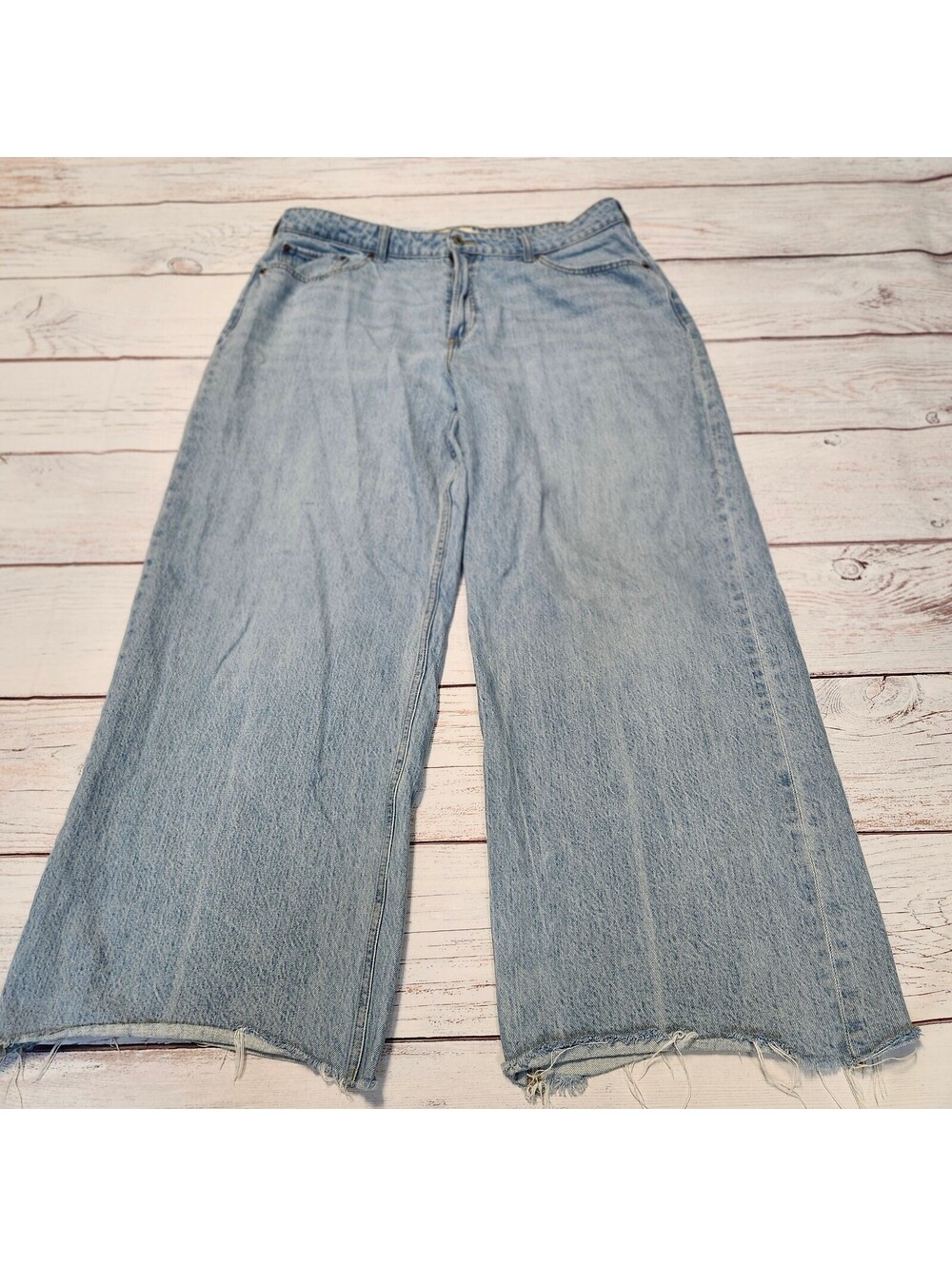 Abercrombie & Fitch Women's Wide Leg High Rise Jeans Size 33 Light Wash